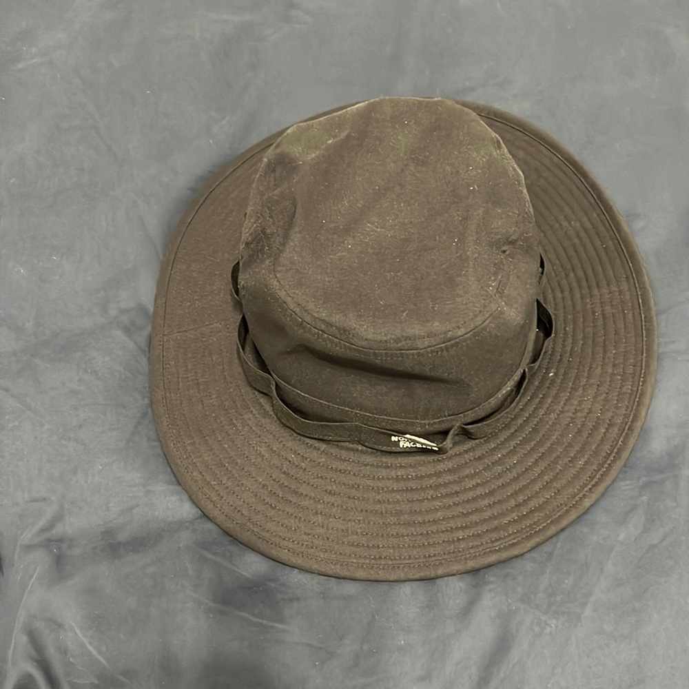 The North Face Fisherman’s Hat never worn